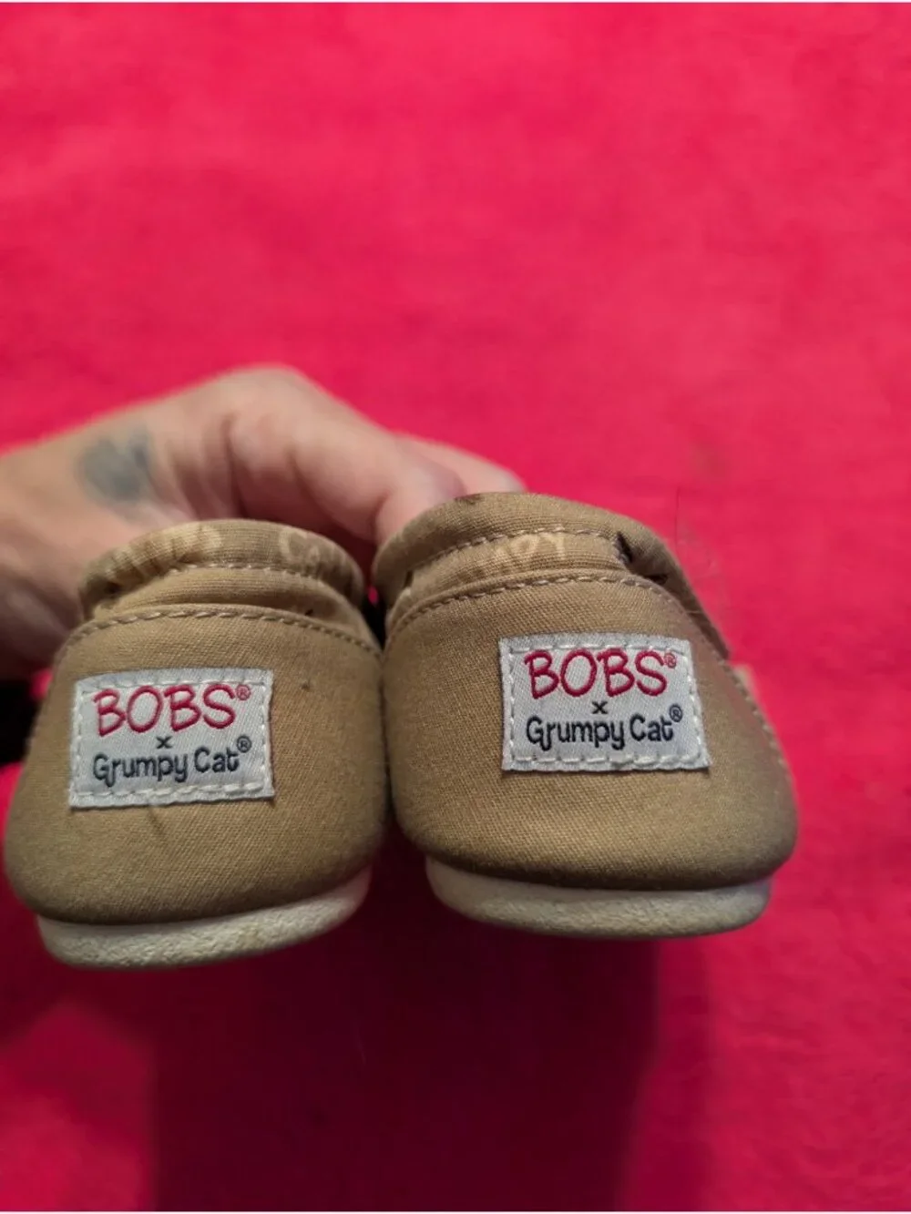 Skechers BOBS X Grumpy Cat Slip On Shoes Womens Size 8 Taupe Alpargata Flats
